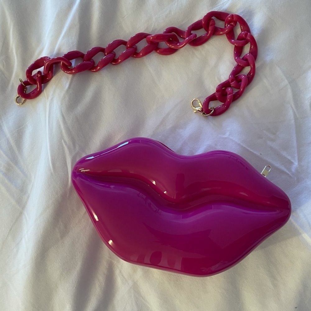 Chic Lip purse